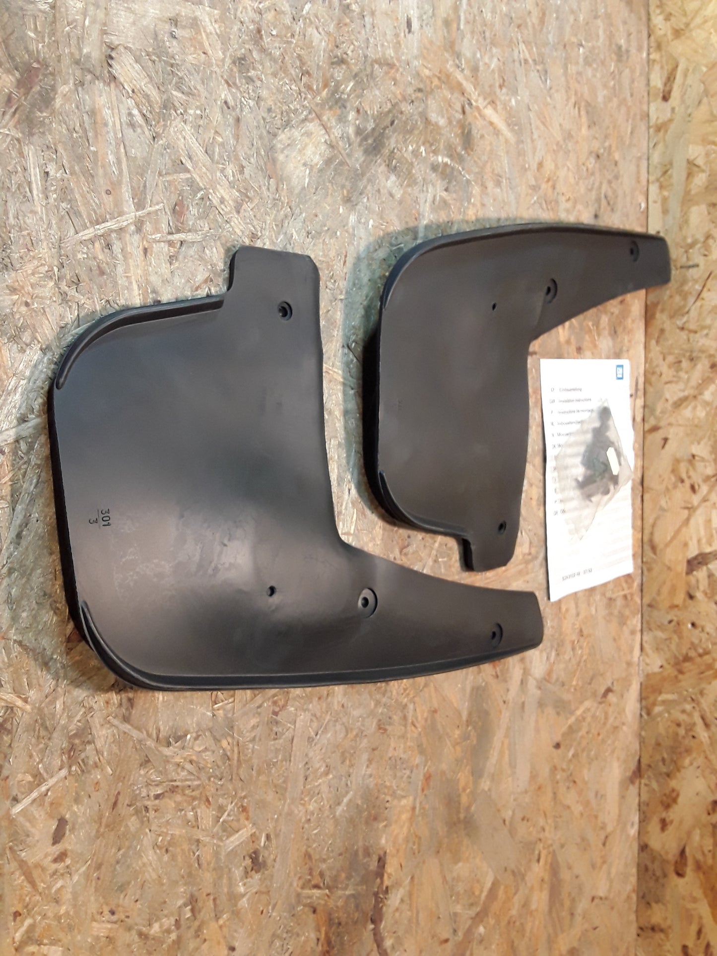 Vectra A GT Satz Schmutzfänger mit Befestigungsteilen original GM Opel NEU