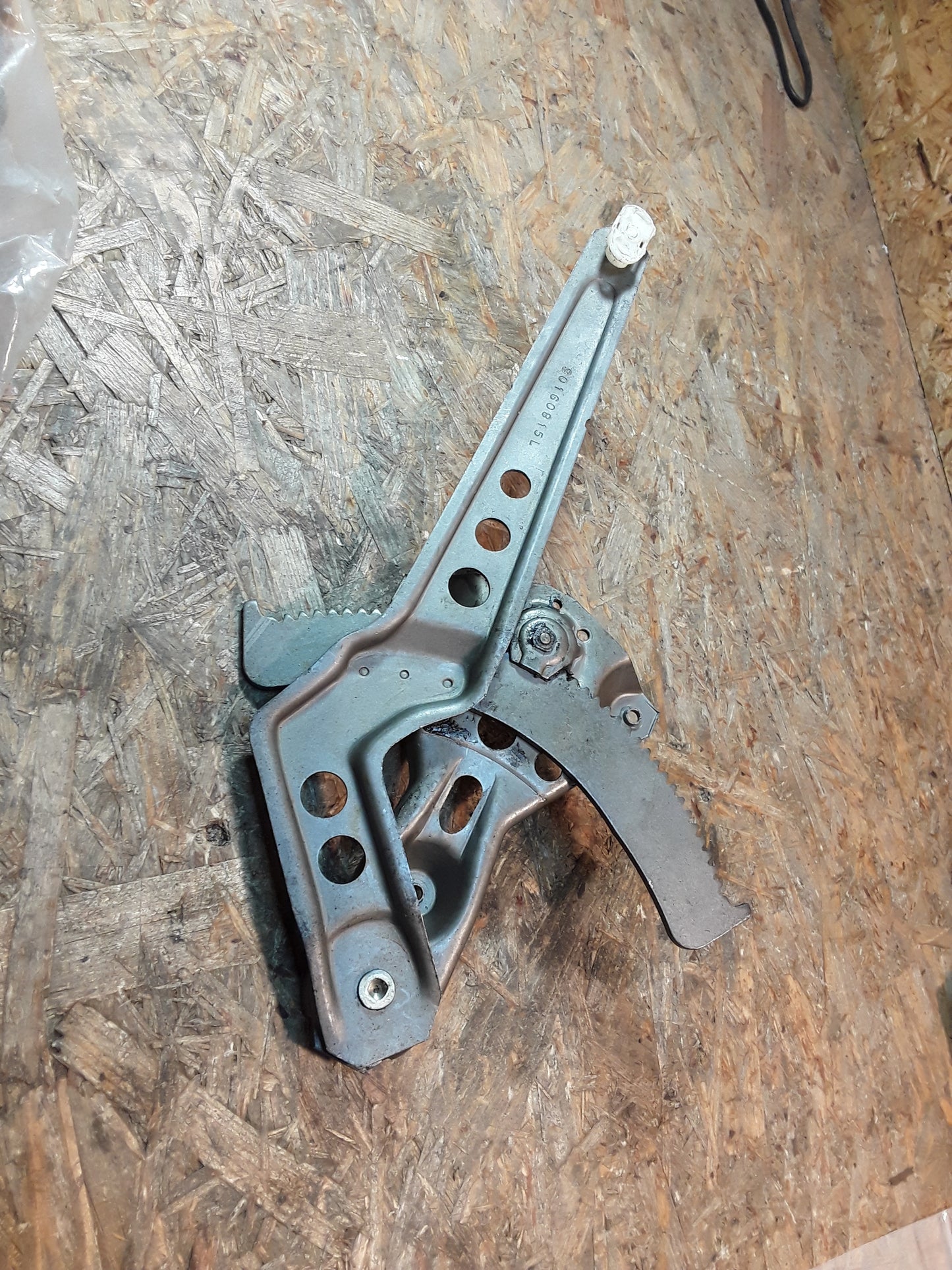 Ascona C Fensterheber manuell hinten links original GM Opel NEU