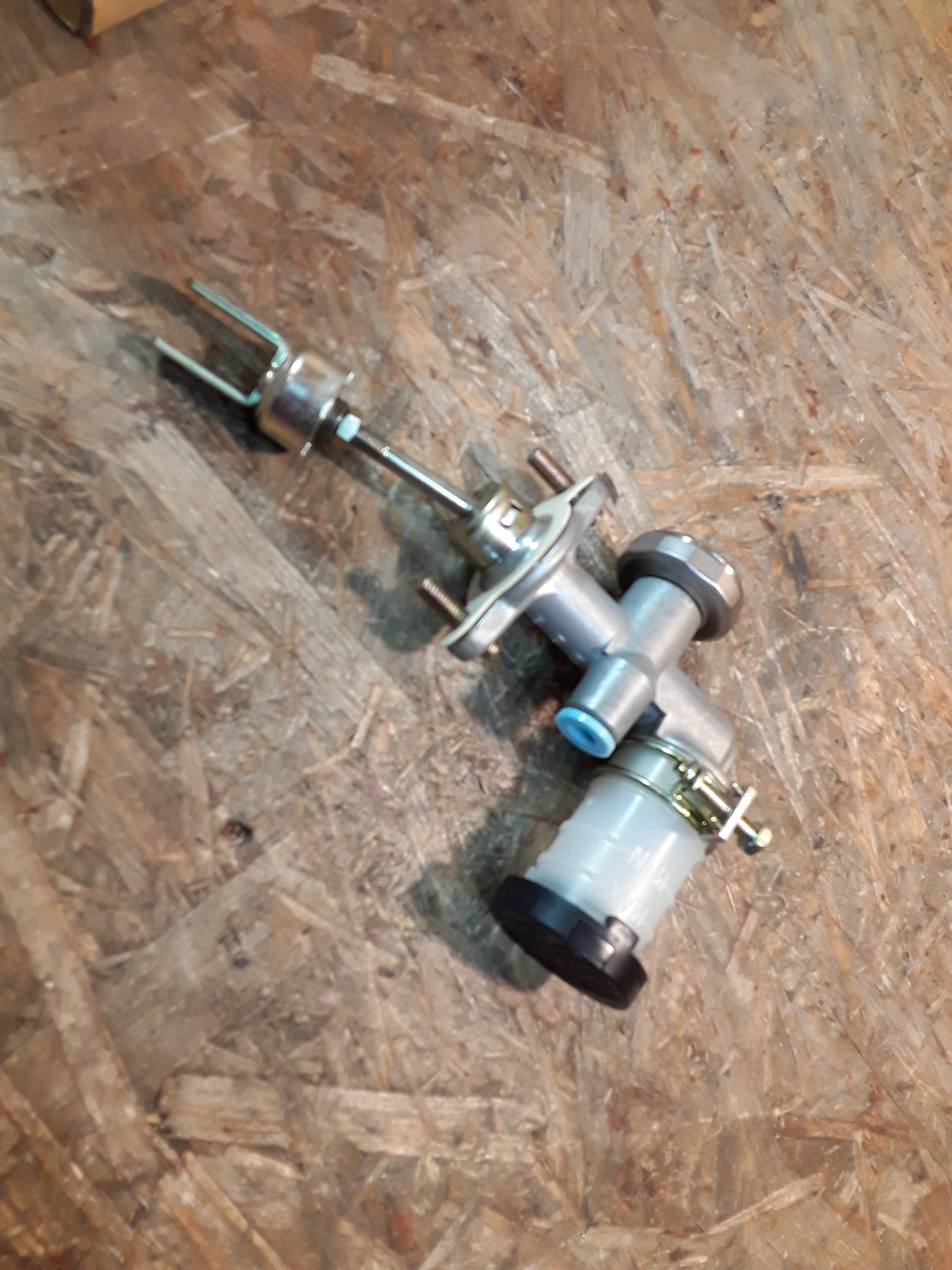 Monterey Kupplungsgeberzylinder original GM Opel NEU