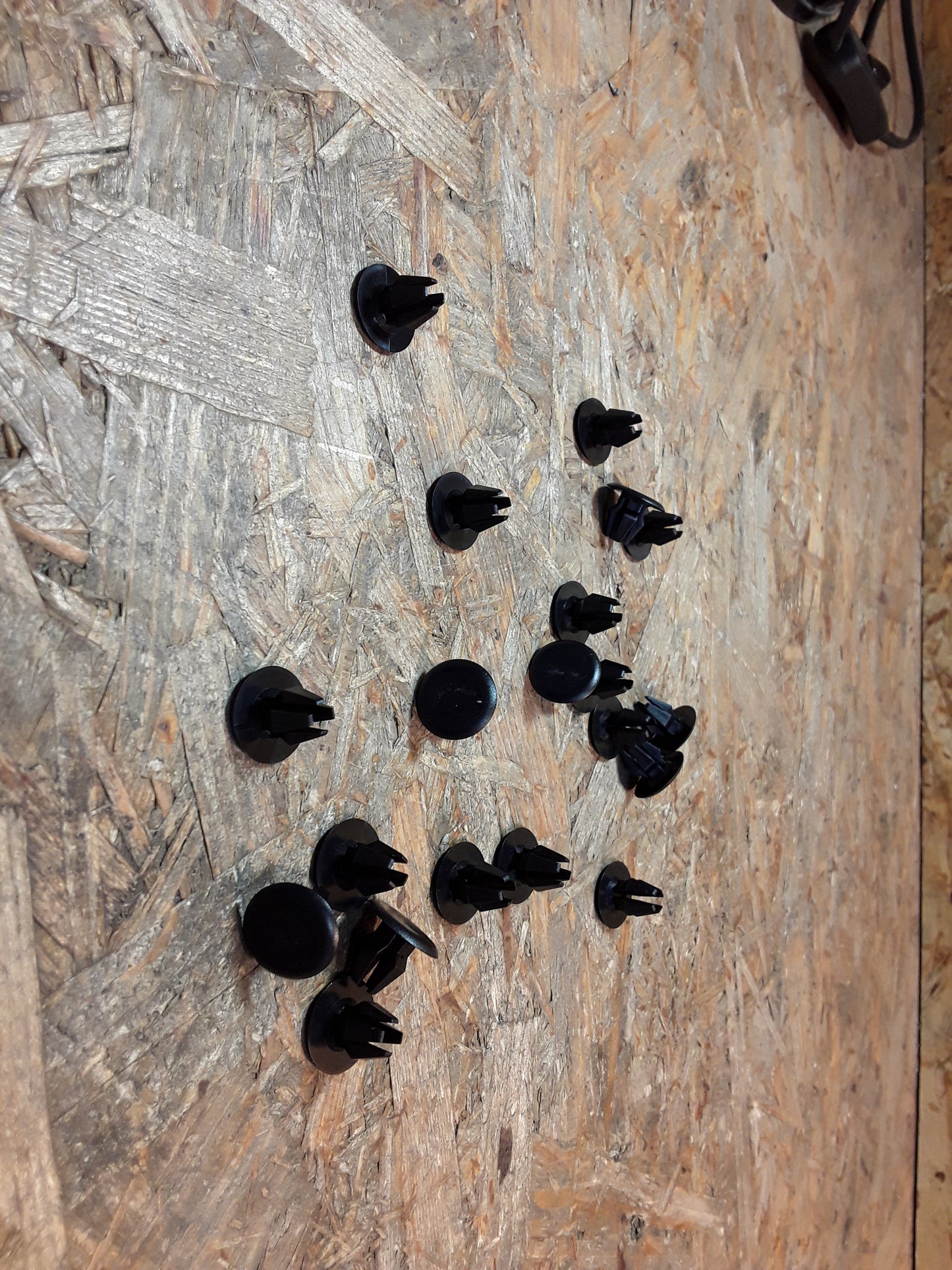 Rekord E Kadett E Satz Clips an Armaturenbrett original GM Opel NEU