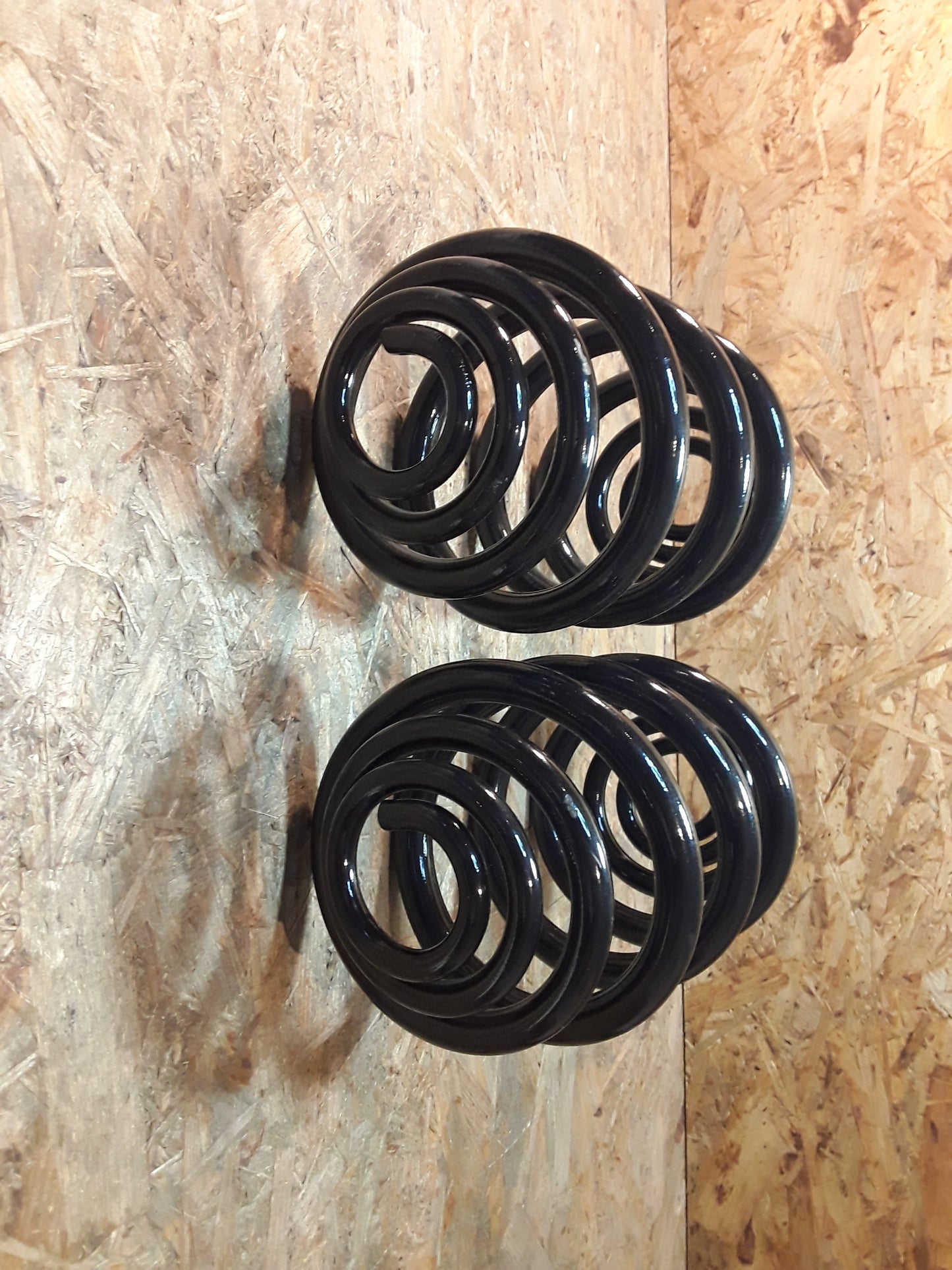 Omega B Caravan (21-23) 2.5l V6 Satz Federn hinten links original GM Opel NEU