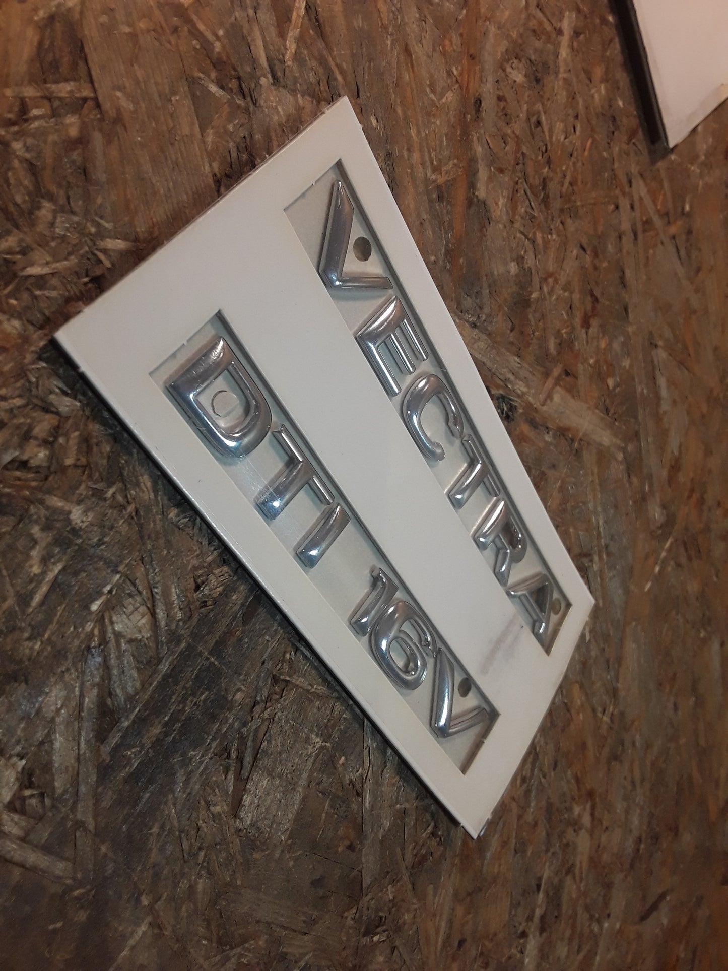 Vectra B DTI 16V Emblem vorne original GM Opel NEU