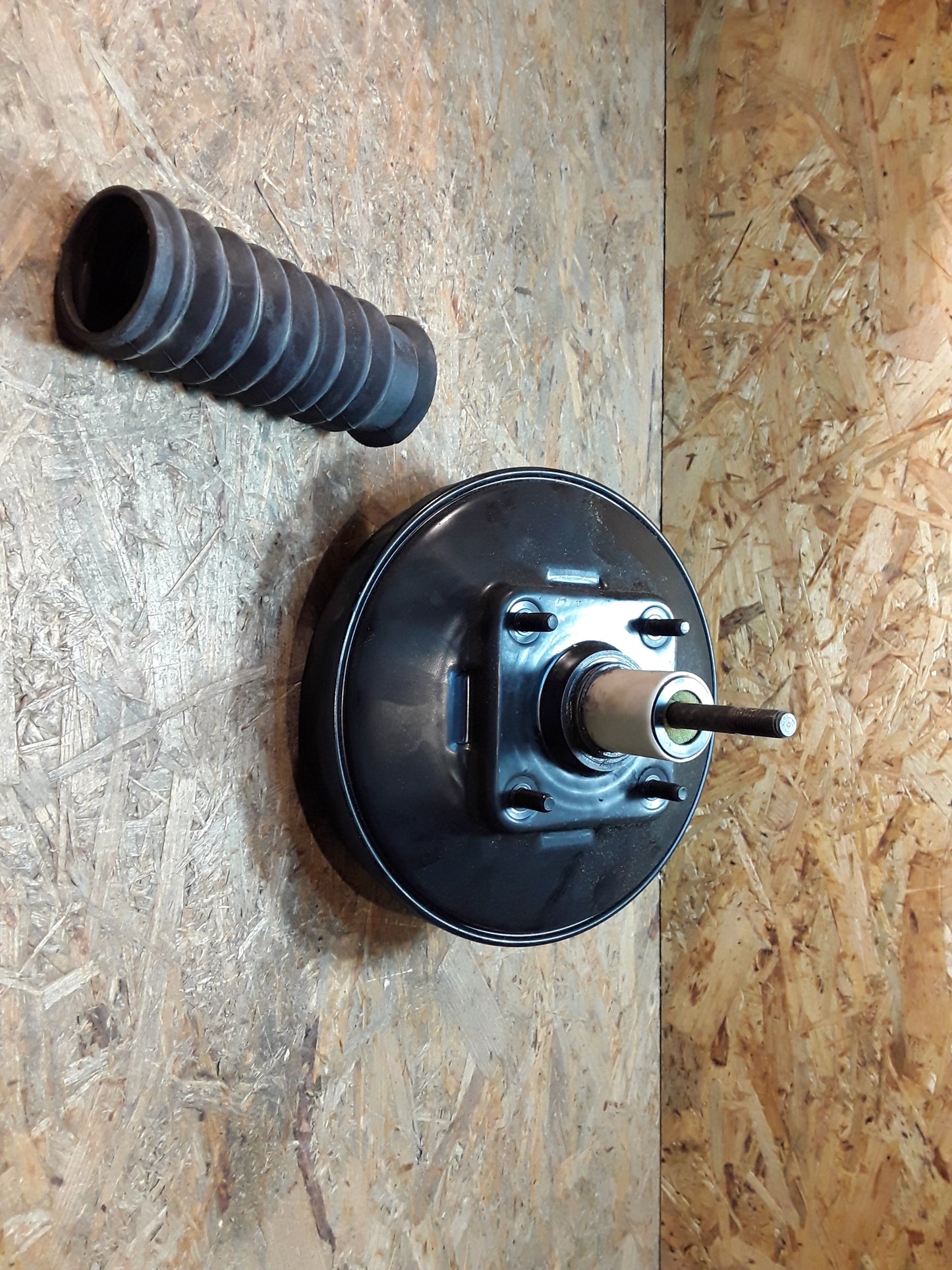 Kadett E 1,2l - 1,8l Bremskraftverstärker original GM Opel NEU