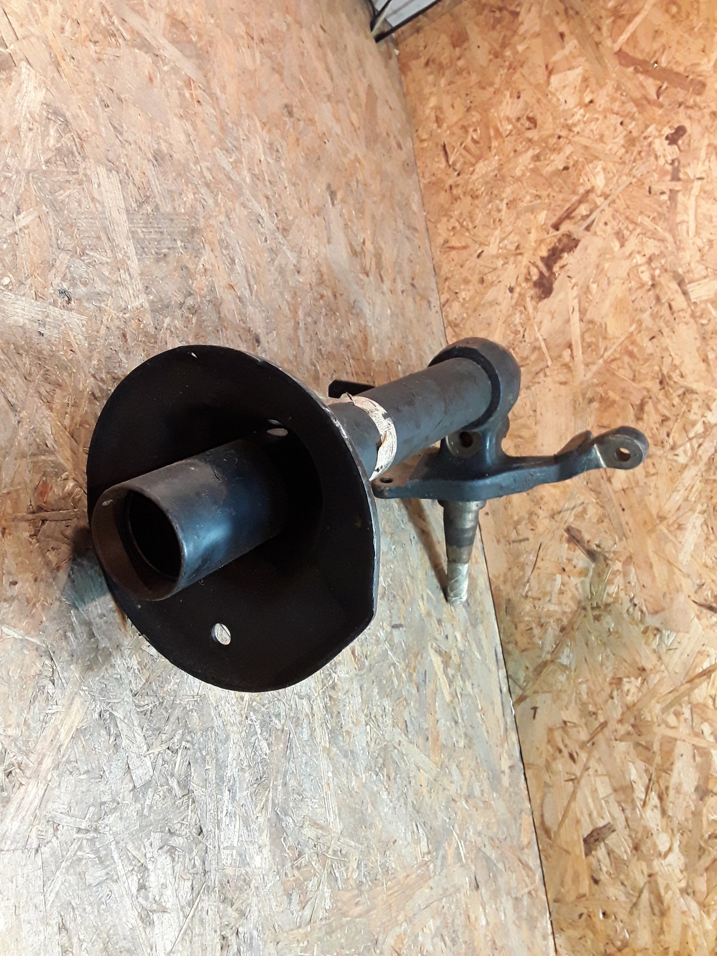 Monterey Frontera Achsschenkel vorne links original GM Opel NEU