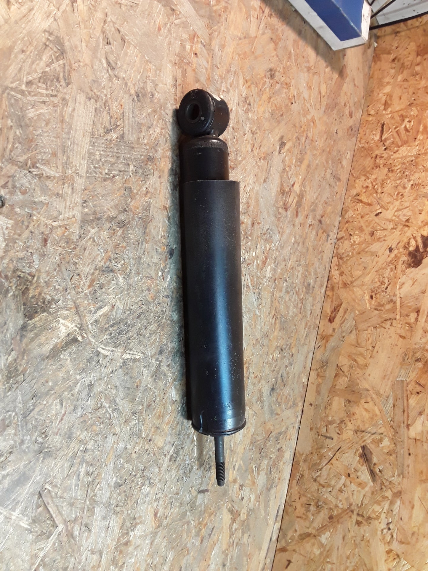 Omega A/B Caravan Stoßdämpfer hinten original GM Opel NEU