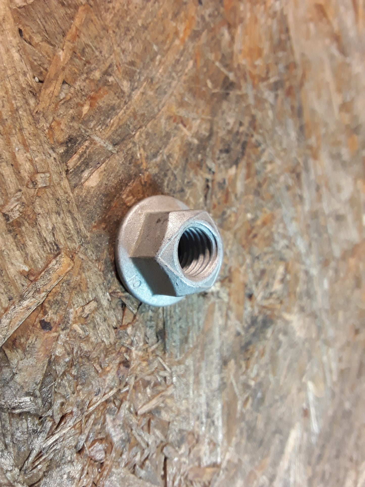 GT Mutter M10, Befestigungshalter Stoßdämpfer an Fahrgestell oben original GM NEU