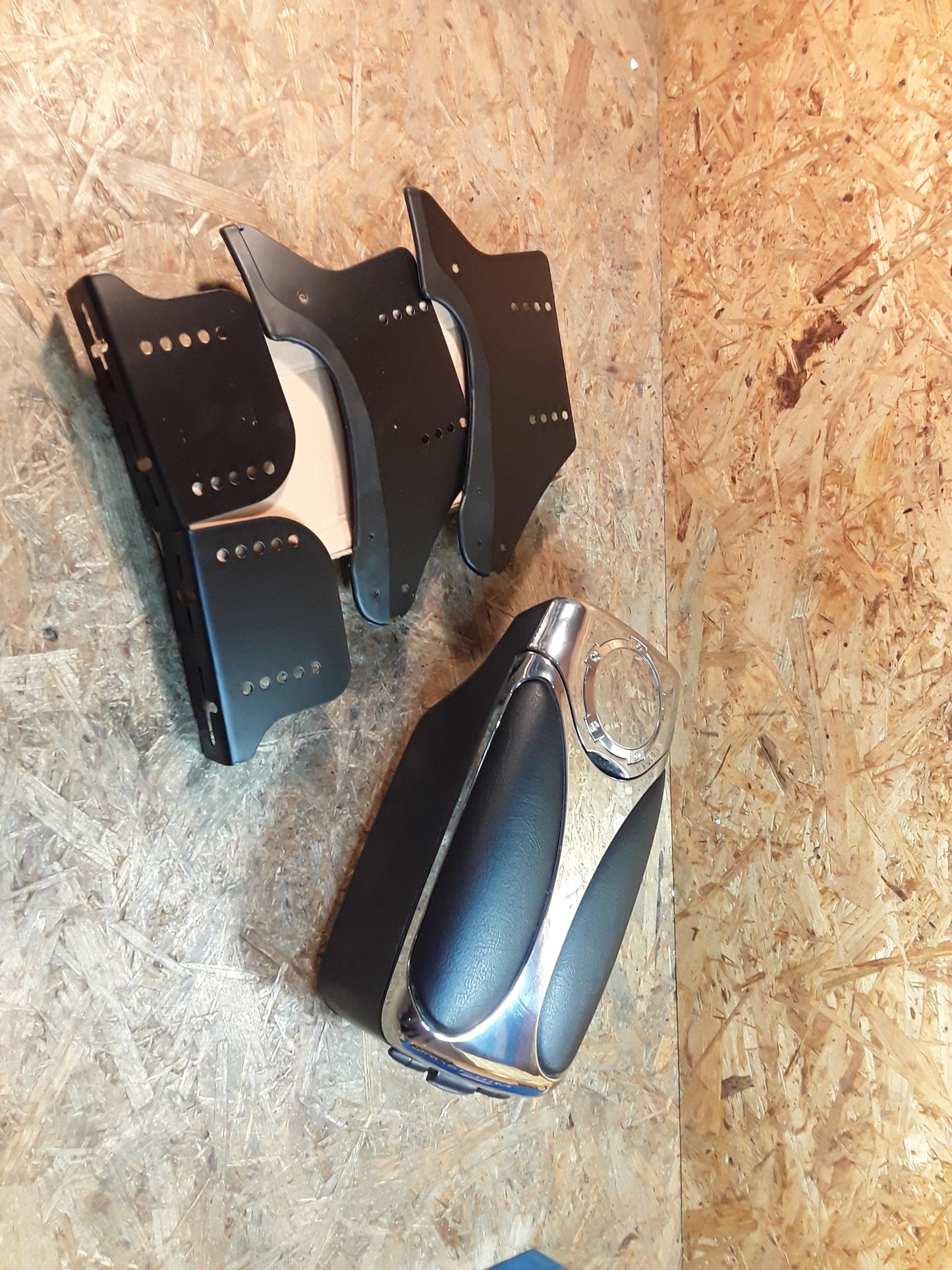 Universal Mittelarmlehne original JOM NEU