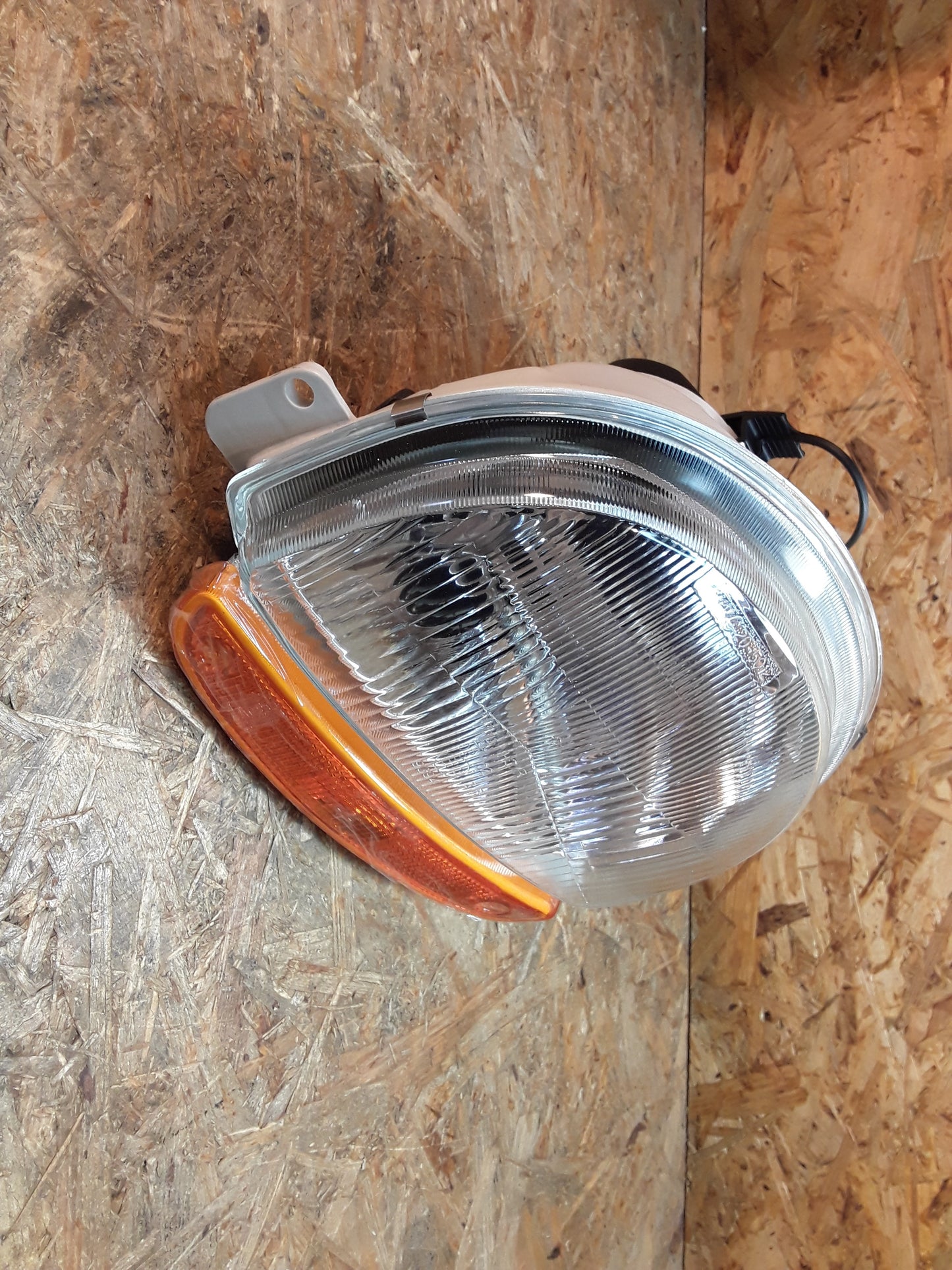 Renault Twingo Scheinwerfer links original TYC NEU