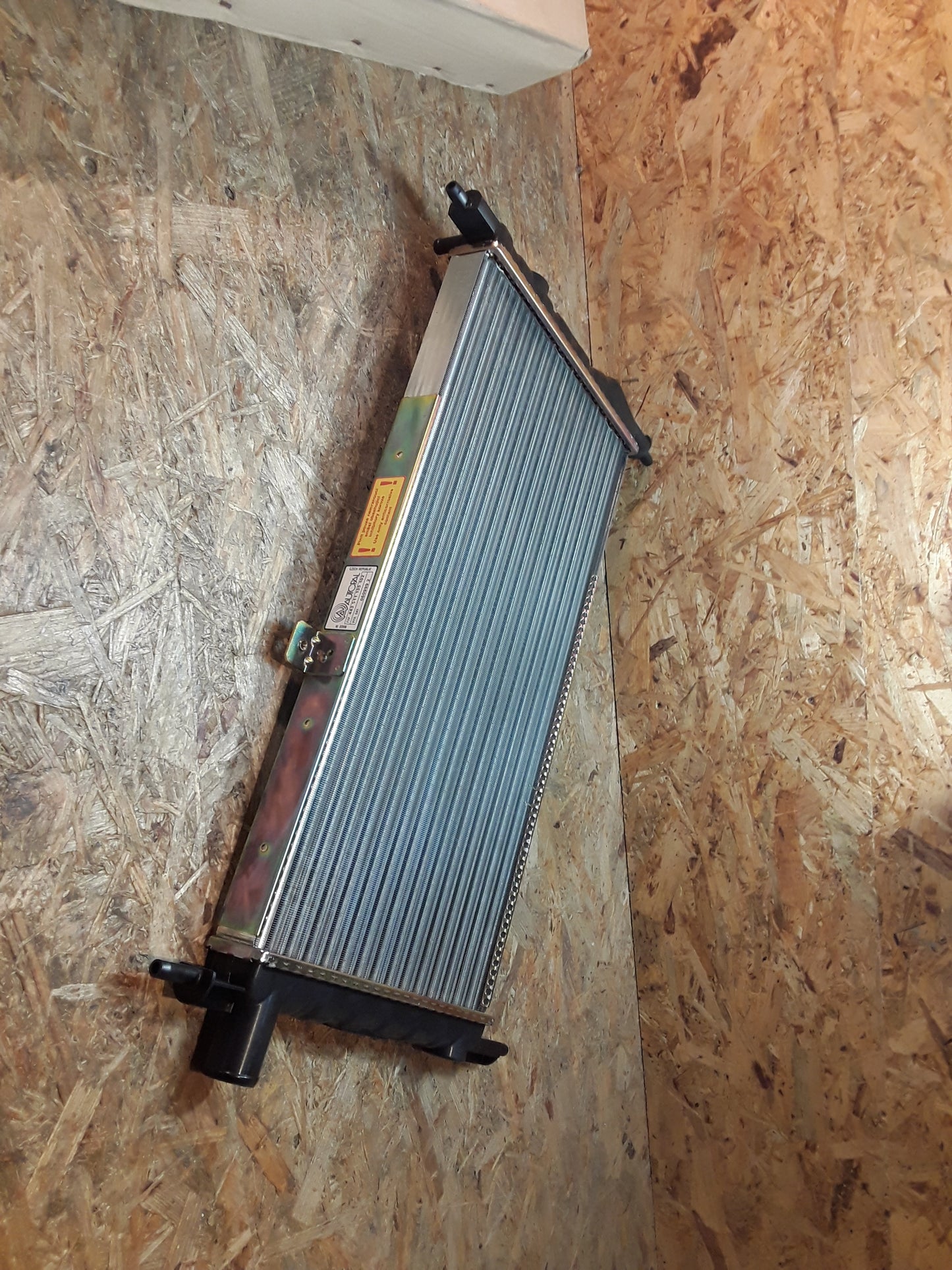 Kadett E 1,2/1,3l Kühler original AVA NEU