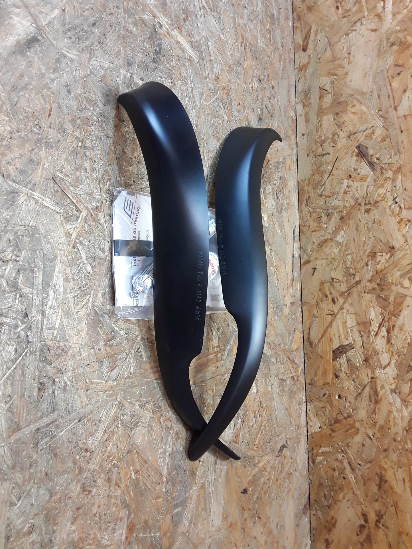 Ford Escort Bj 02.95-12.98 Scheinwerferblenden original KAMEI NEU