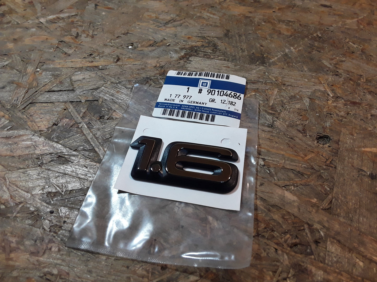 Original GM Opel Schriftzug Emblem 1,6 schwarz/chrom 90104686 Ascona C , Corsa A