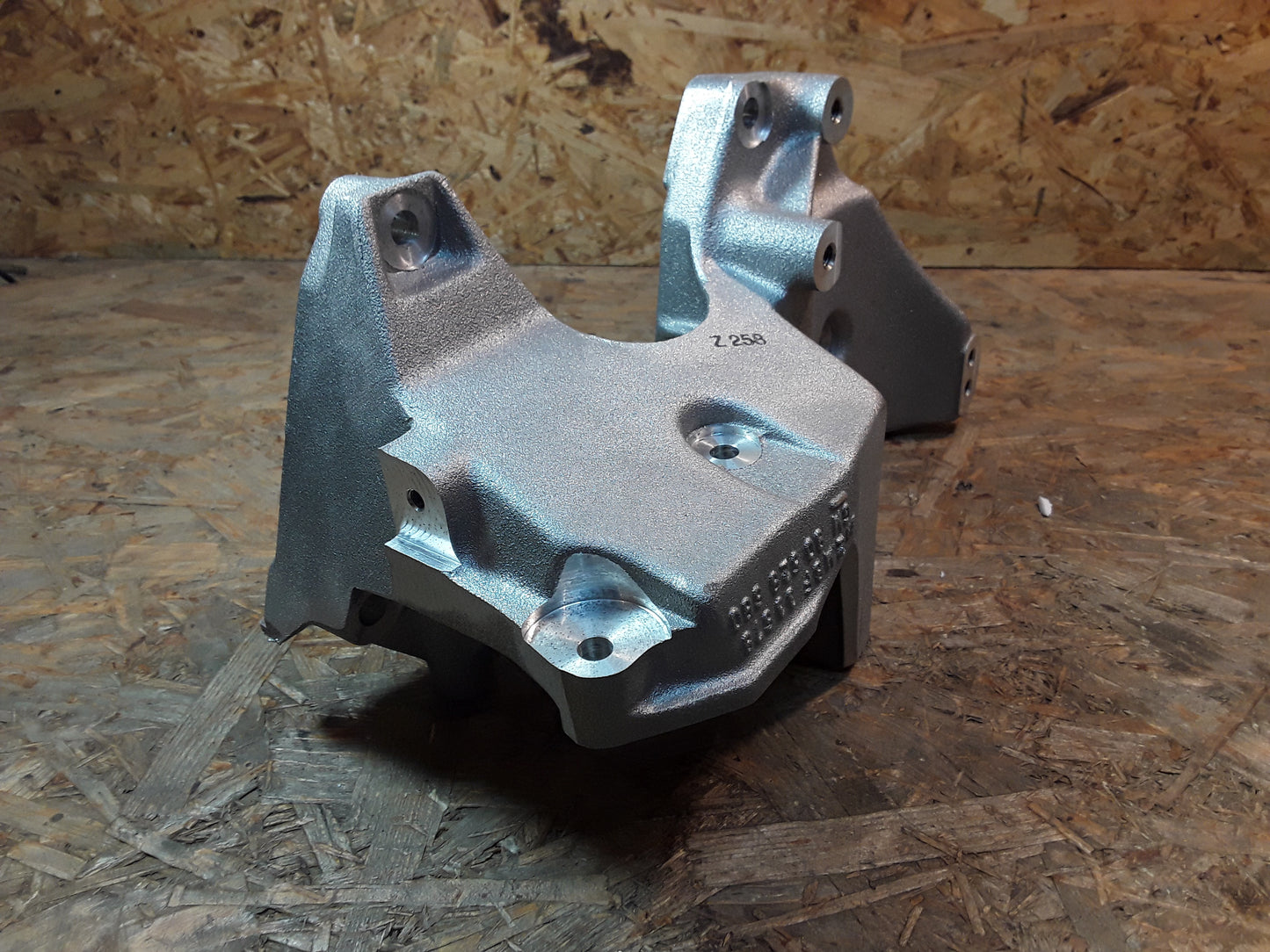 Original GM Opel Stütze Kompressor Klimaanlage und Lenkhilfepumpe Kennzeichen: BA 90528680 Vectra B