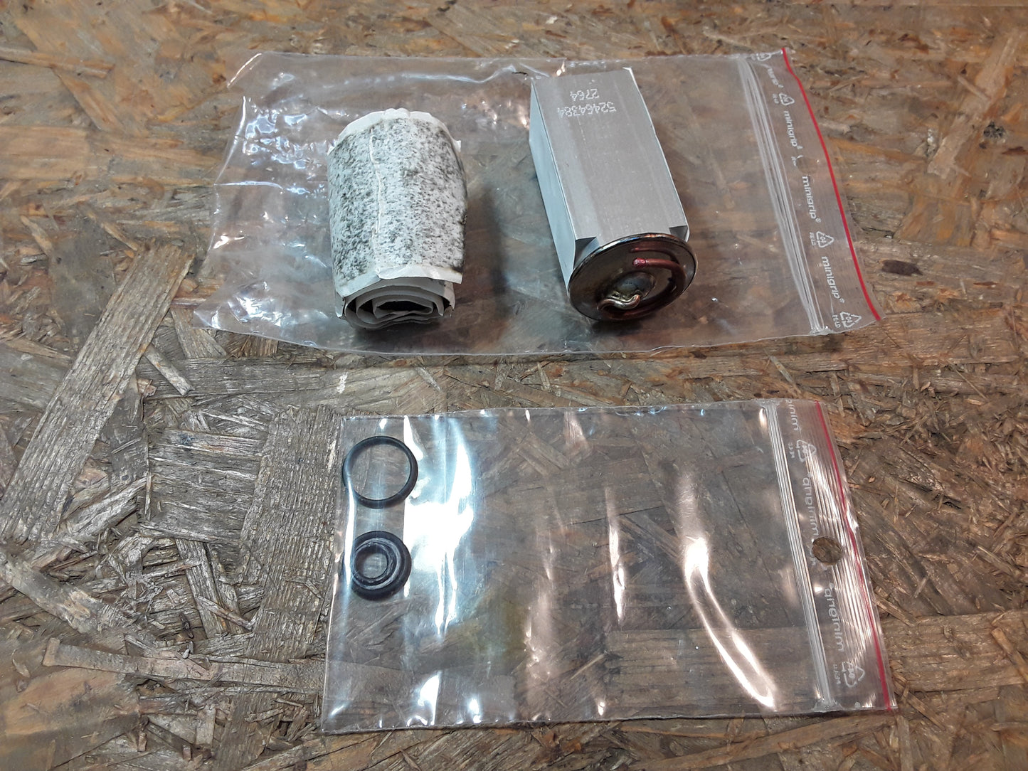 Original GM Opel Satz Expansionsventil mit O-Ringen Verdampfer Klimaanlage 52464434 Calibra , Corsa B , Tigra A , Vectra A