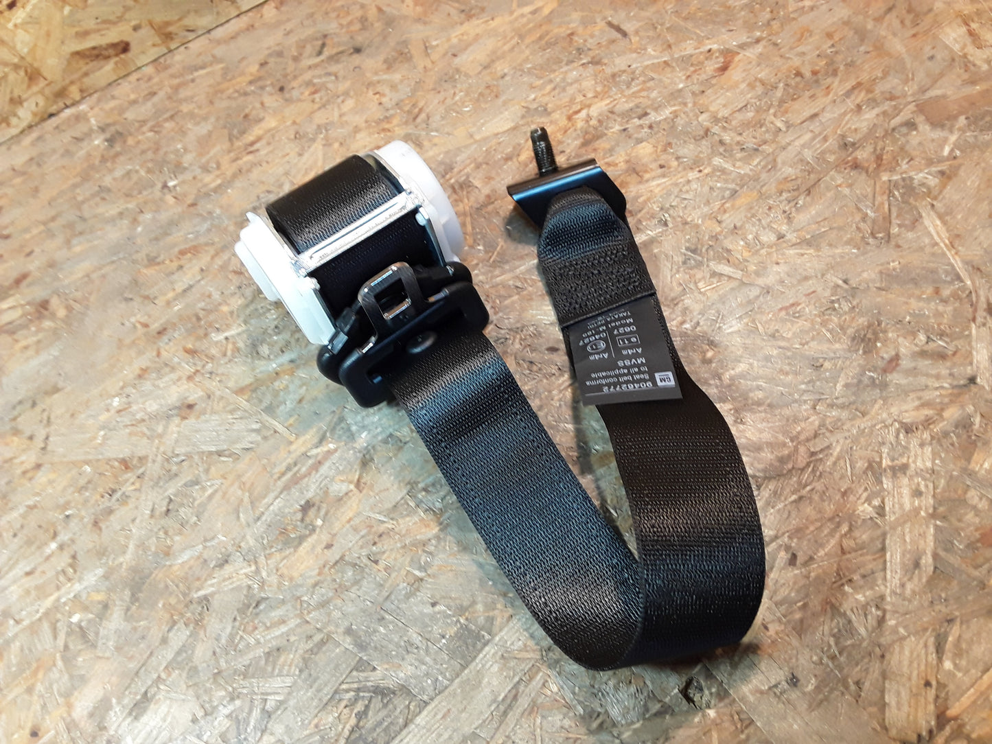 Original GM Opel Sicherheitsgurt Hintersitz rechts 90462772 Vectra B