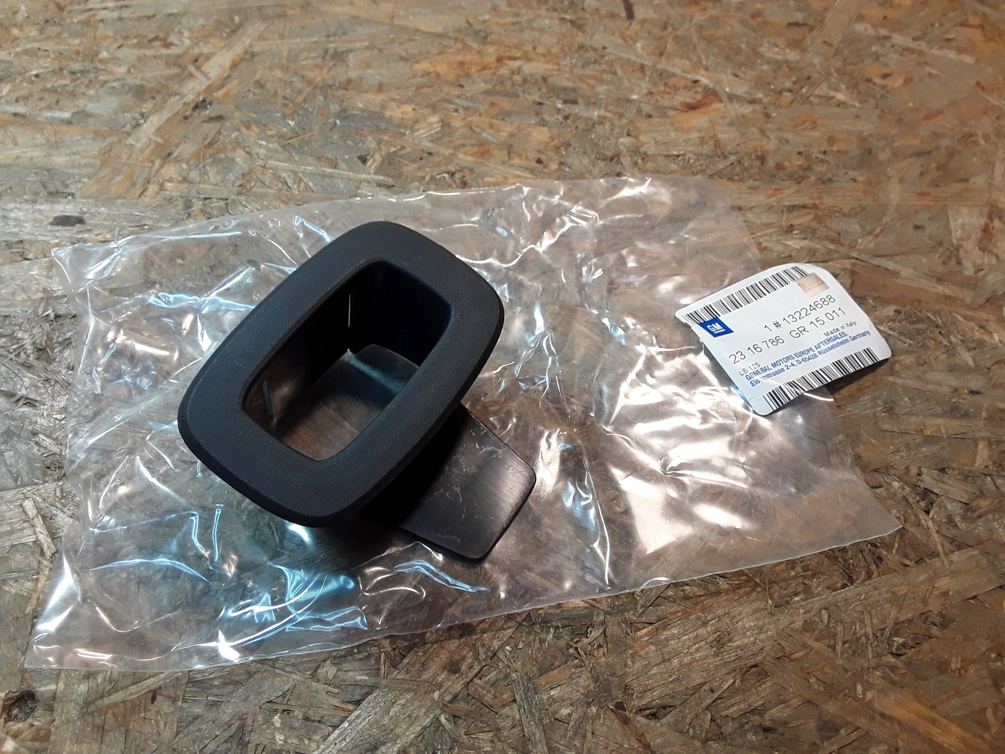 Original GM Opel Führung Kindersitz Zugangsöffnung 13224688 Astra H