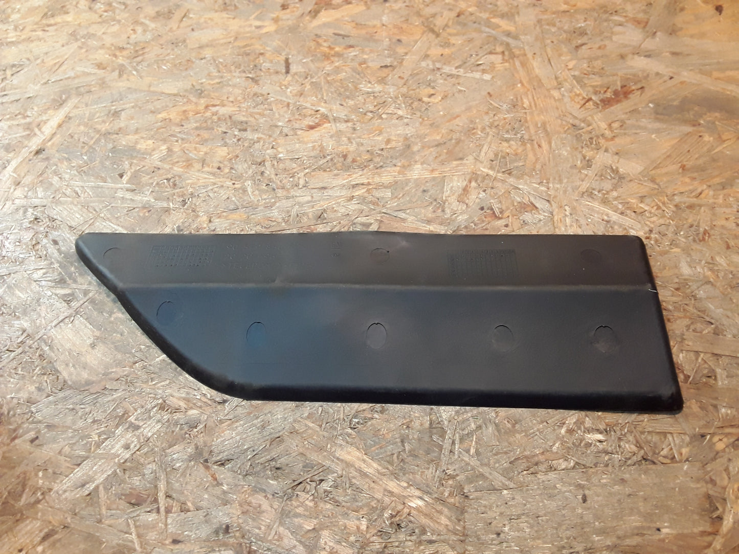 Original GM Opel Belag Kasten Karosserie seitlich rechts 90440388 Zafira A