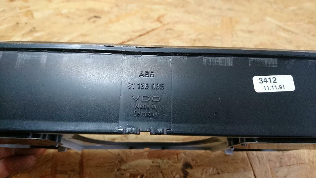 Original GM Opel Tacho Instrument Gehäuse Scheibe Kadett E Neu