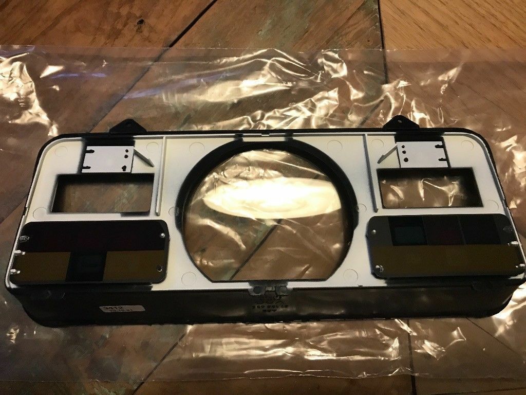 Original GM Opel Tacho Instrument Gehäuse Scheibe Kadett E Neu