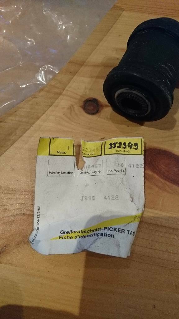 Kadett E Dämpfungsbuchse Lager neu original GM