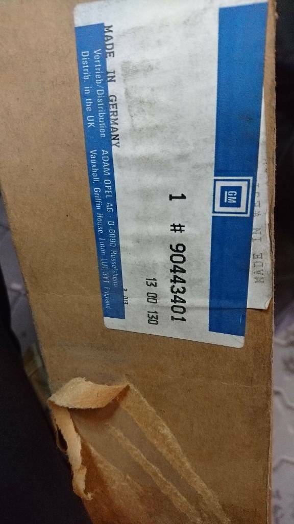 Vauxhall Charlton Kühler neu original GM