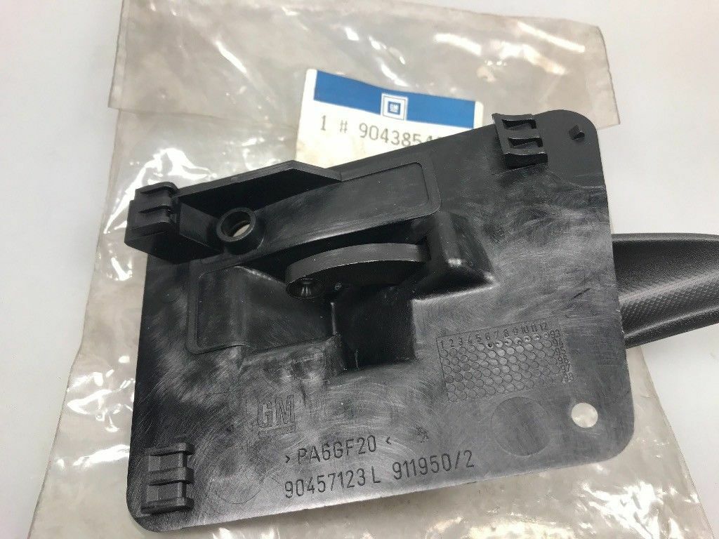 Original GM Opel Omega B Türgirff vorne Links *NEU*