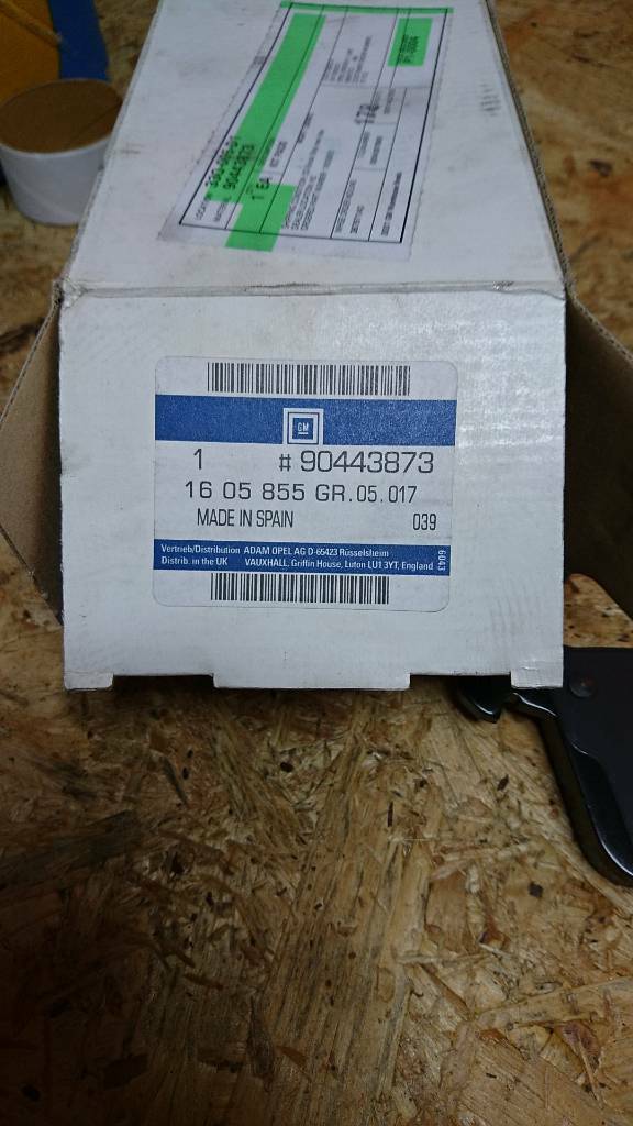 Omega B Calibra Vectra A Bremsbeläge vorne neu original GM