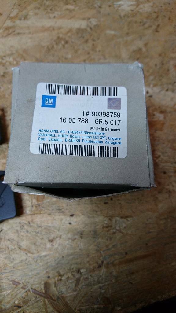 Kadett E Omega A Bremsklötze hinten neu original GM
