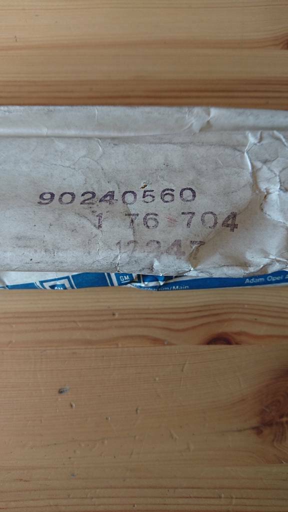 Kadett E Caravan Kofferraumdeckel Griff neu original GM