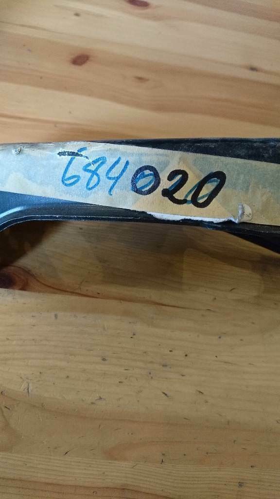 Omega a Senator b Motorhalter vorne rechts neu original gm