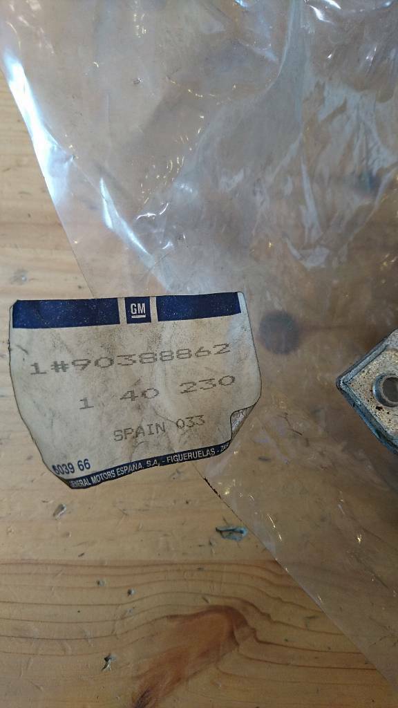 Corsa B Tigra A Fensterheber manuell vorne rechts neu original GM