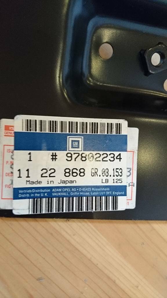 Opel Monterey Seitenwand Halter rechts neu original GM