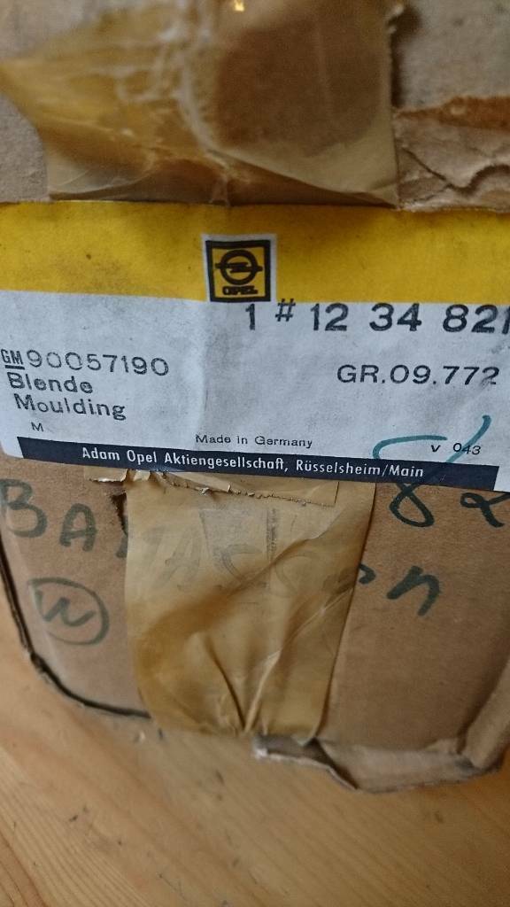 Original GM Opel Rekord E Tachorahmen Blende Neu