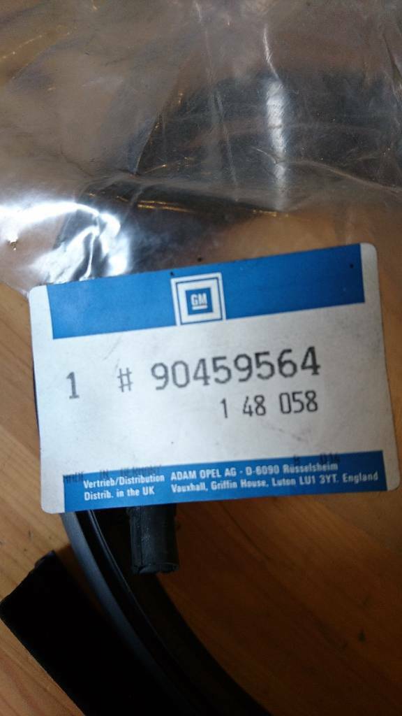Opel Omega B Gummidichtung Fenster rechts neu original GM