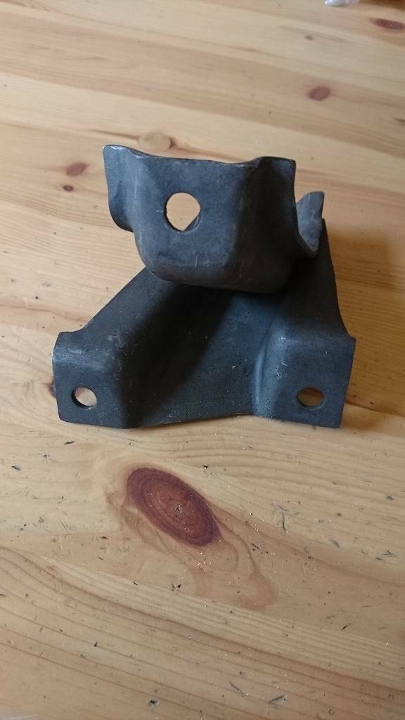 Opel Omega B Motorhalter vorne links neu original GM