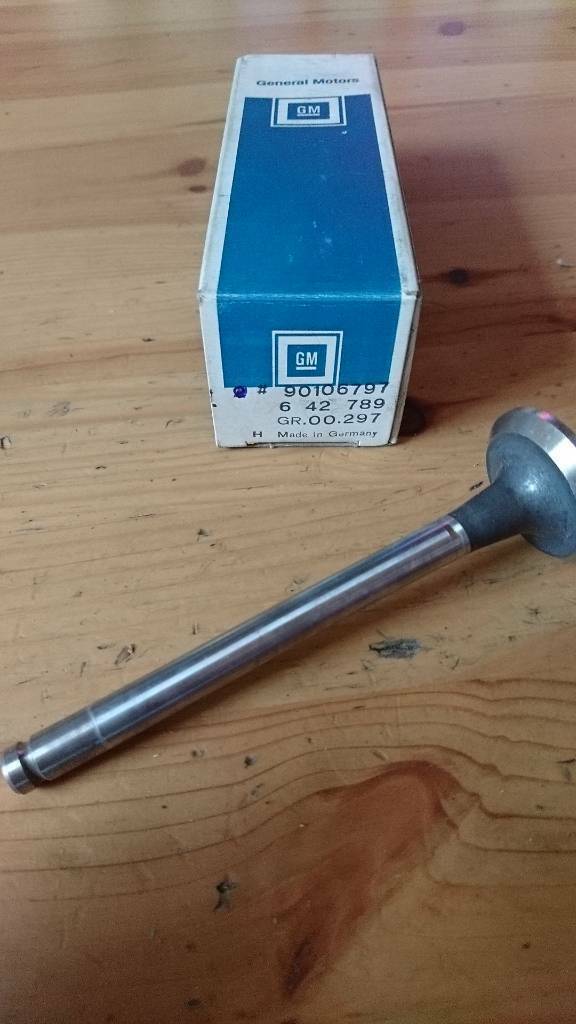 Kadett E Auslaßventil 1.6 neu original GM