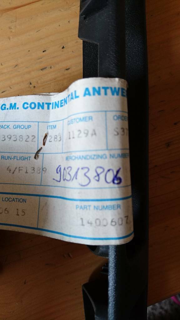 Opel Omega A Stoßstangen Blende unten neu original GM