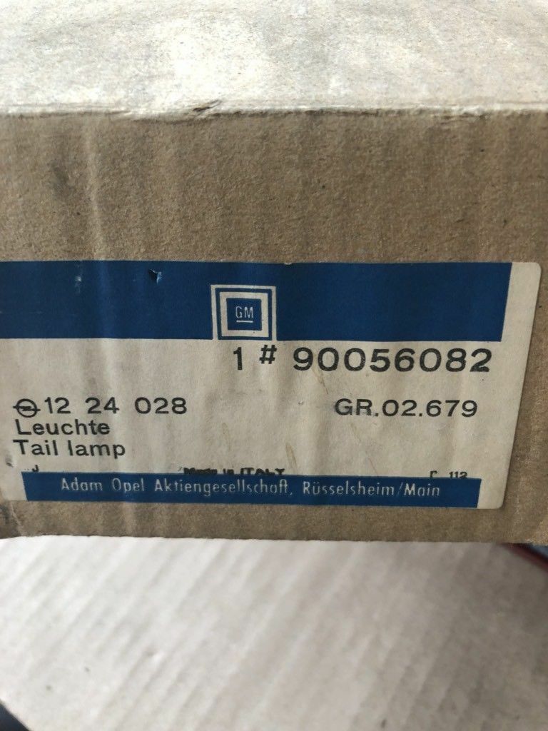 Original GM Opel Rekord E Rücklicht Rechts Roter Rahmen *NEU*