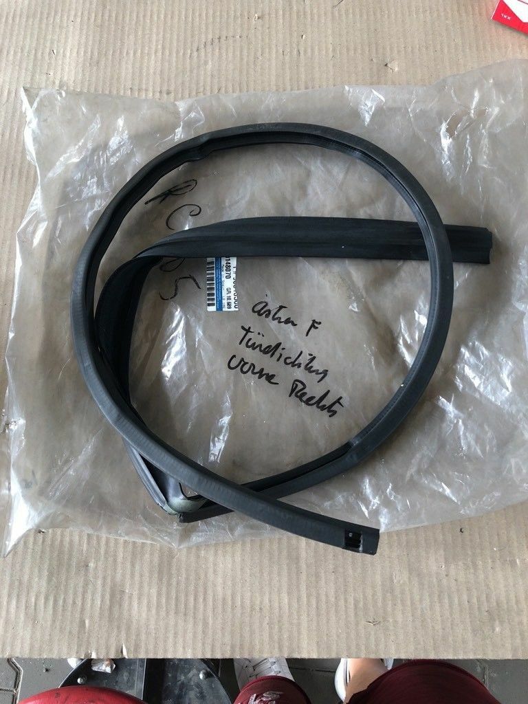 Original GM Opel Astra F Tür Dichtung vorne rechts *NEU* 0148070