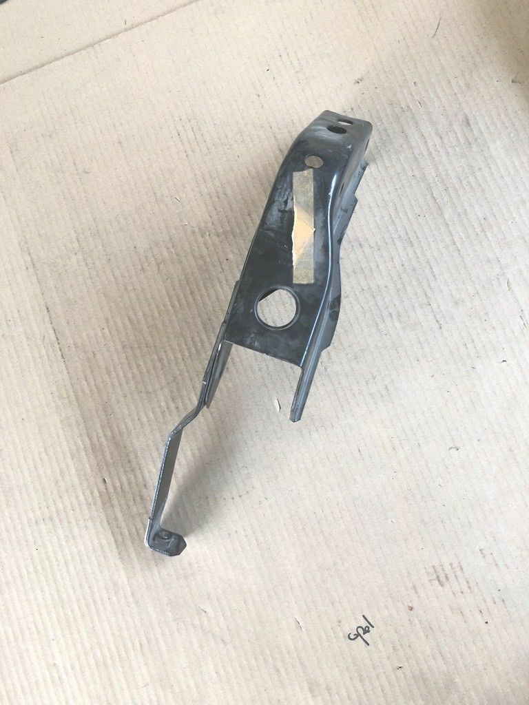 Original GM Opel Kadett E Halter Motoraufhängung hinten *NEU*