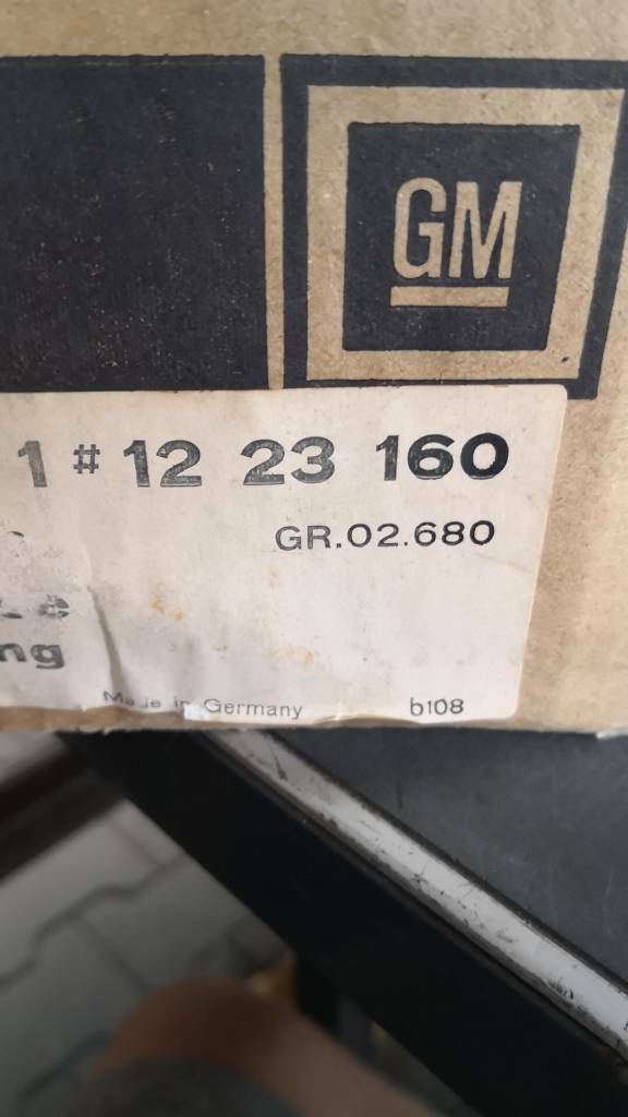 Opel Rekord D Rücklichtgehäuse links neu original GM