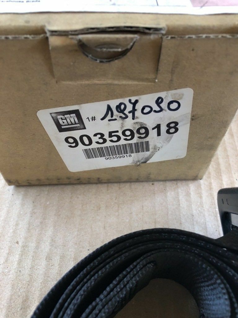 Original GM Opel Corsa B Sicherheitsgurt hinten mitte Neu