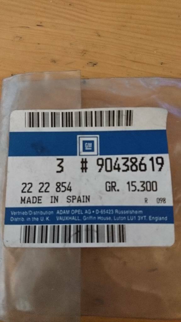 Opel Omega B Clip Teppich Fußmatte grau neu original GM