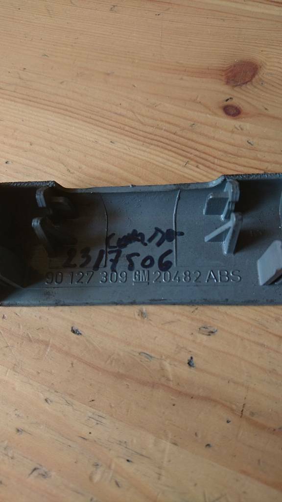 Corsa A Abdeckung Halter Bodenblech Hintersitz Neu Original GM