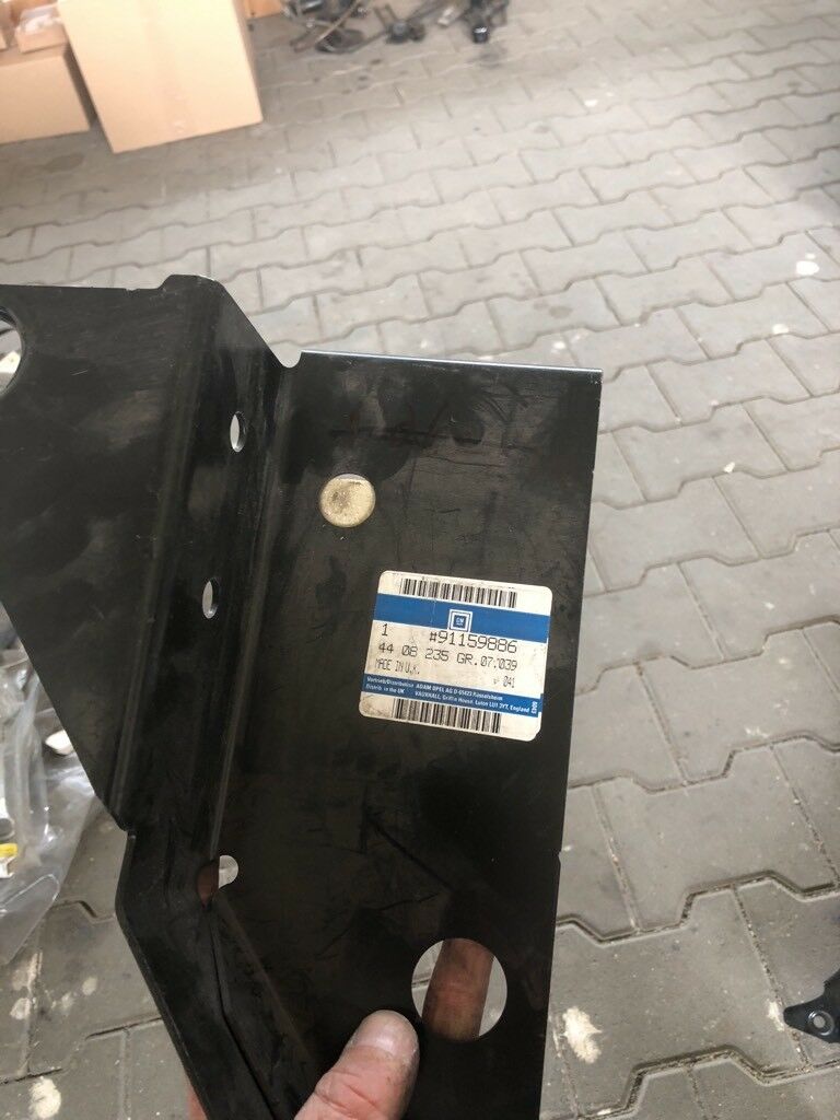 Opel Vivaro Verstärkung seitlich Neu Original GM