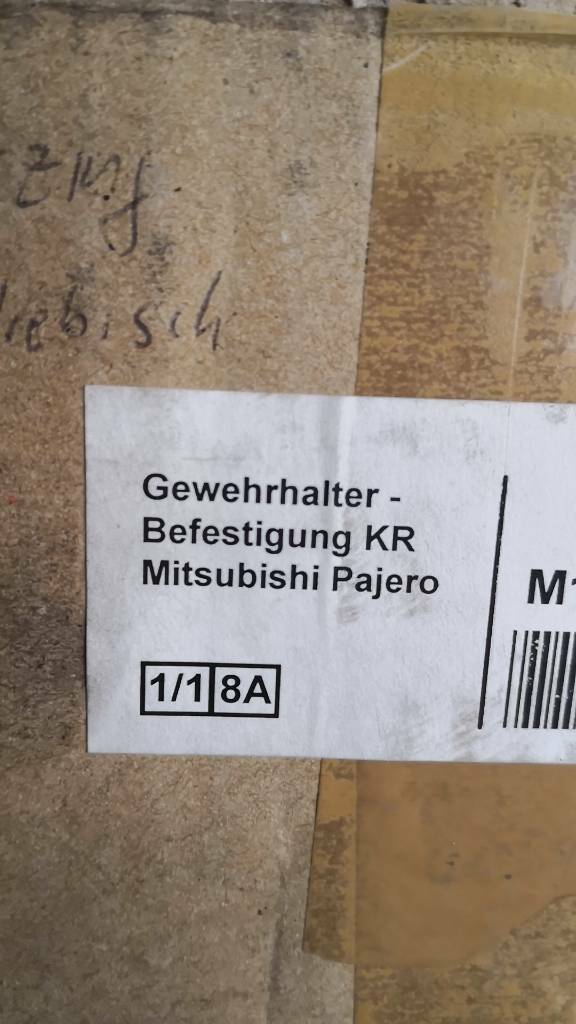 Mitsubishi Pajero GEW- Befestigung KR Neu Original