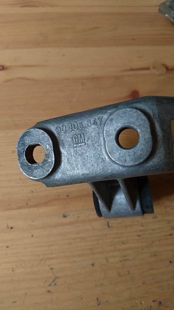 Opel Youngtimer Oldtimer Halter neu original GM 90106847
