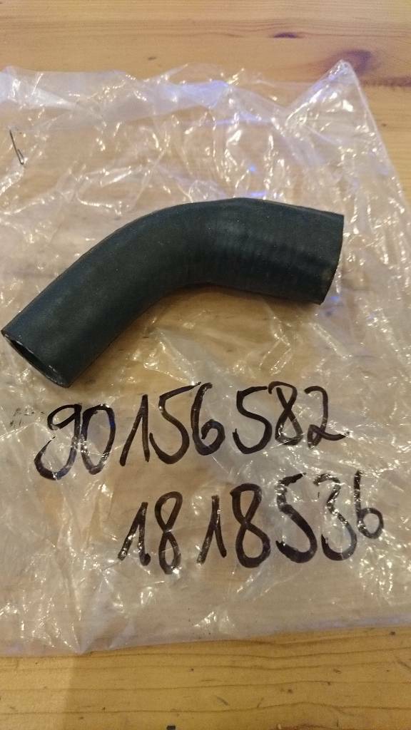 Kadett E Heizungsschlauch Rücklauf Verteiler neu original GM