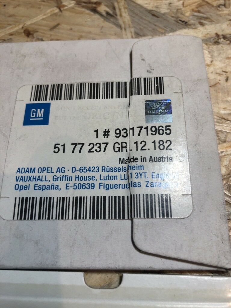 Original GM Opel Vectra C "OPEL" Emblem klebend *NEU*