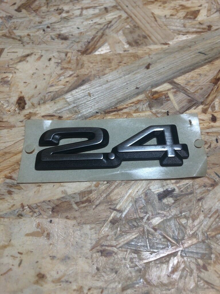 Original GM Opel 2.4 Emblem Schriftzug Neu