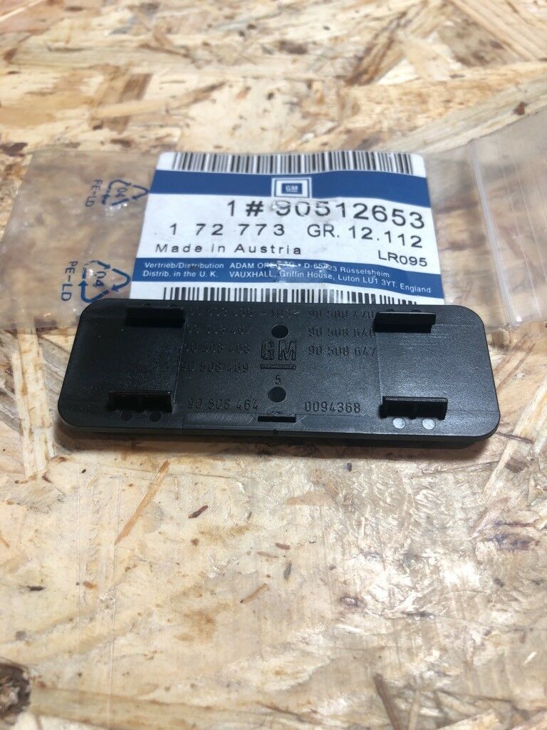 Original GM Opel LS Emblem Schriftzug steckend *NEU*